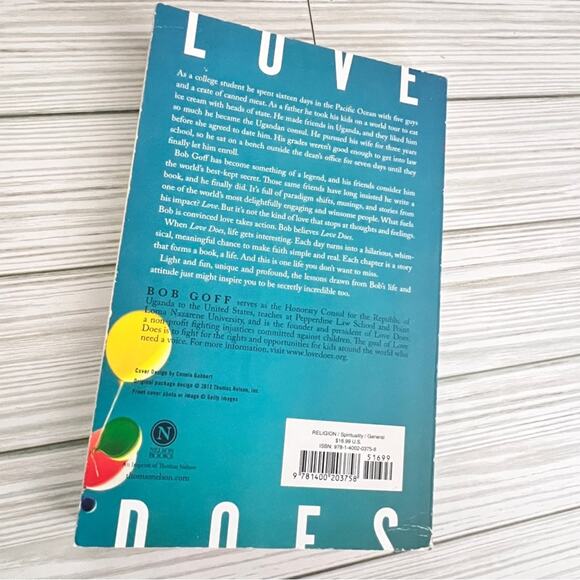 Love Does: Discover a Secretly Incredible Life Paperback Book By Bob Goff - Picture 12 of 12